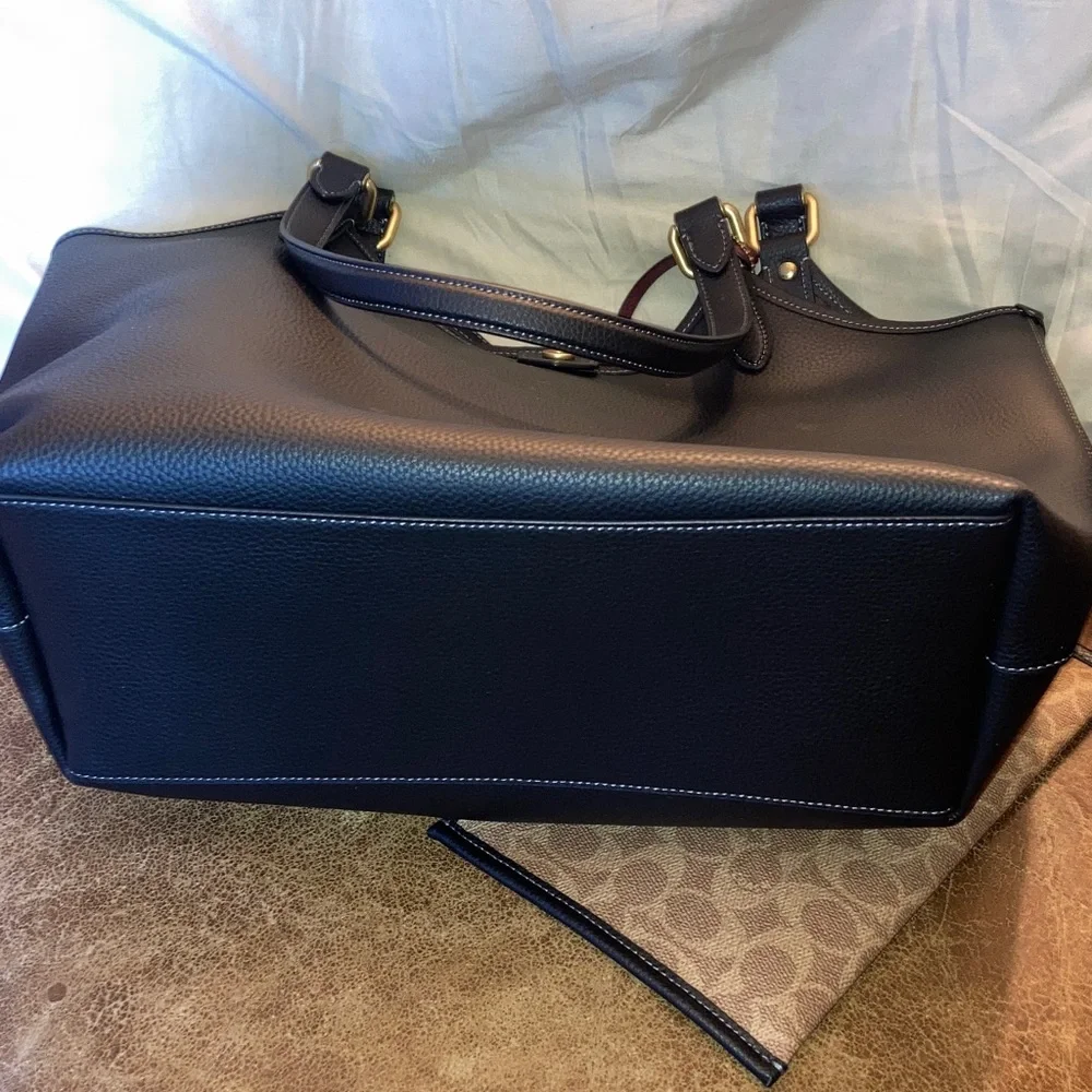 Coach Black Leather day tote Bag with detachable clutch and gold accents . - Picture 9 of 9
